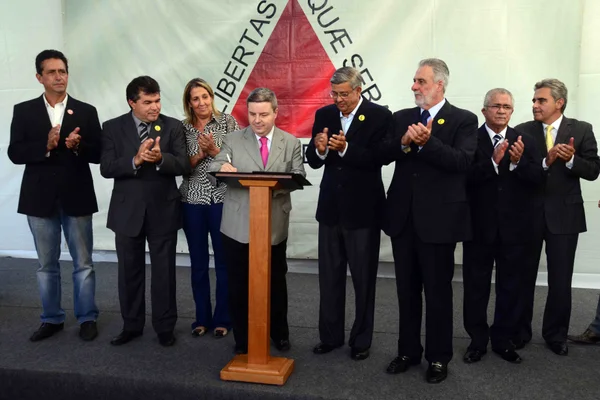 Anastasia assinou despacho determinando a restauração da avenida José Ananias Aguiar