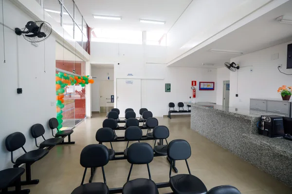 Governo de Minas vistoria escola municipal beneficiada pelo Projeto Mãos Dadas em Águas Vermelhas