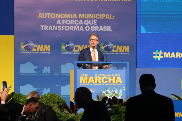 Governo de Minas destaca compromisso com municípios durante Marcha dos Prefeitos em Brasília
