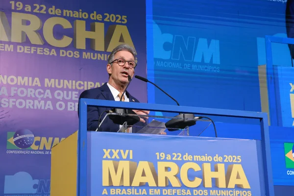 Governo de Minas destaca compromisso com municípios durante Marcha dos Prefeitos em Brasília