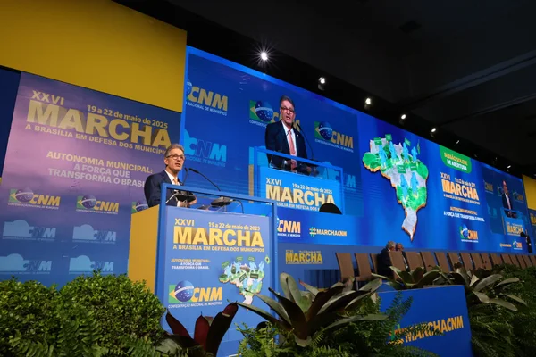 Governo de Minas destaca compromisso com municípios durante Marcha dos Prefeitos em Brasília