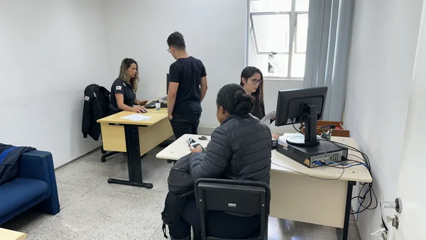 Governo de Minas devolve mais de 900 celulares recuperados em nova etapa da ação Tá Entregue