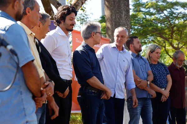 Governador vistoria escolas estaduais no Triângulo Mineiro e Alto Paranaíba, se encontra com população e visita Apae na região