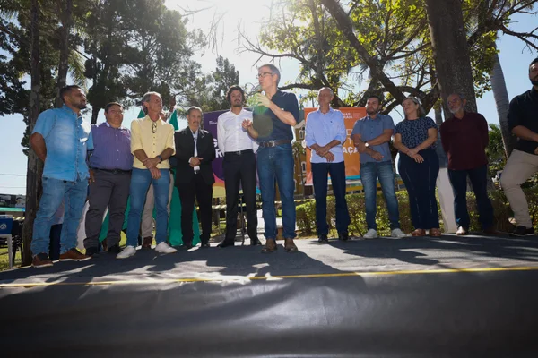 Governador vistoria escolas estaduais no Triângulo Mineiro e Alto Paranaíba, se encontra com população e visita Apae na região