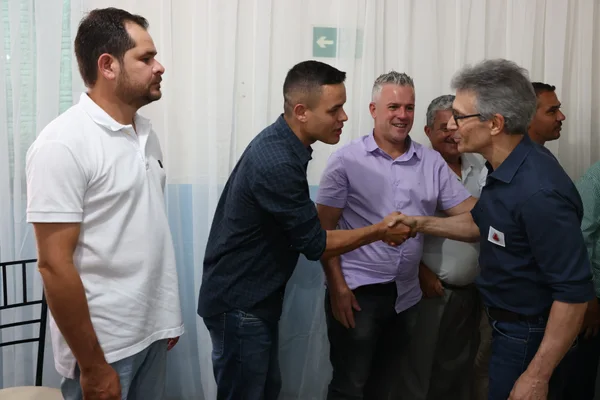 Governador vistoria escolas estaduais no Triângulo Mineiro e Alto Paranaíba, se encontra com população e visita Apae na região