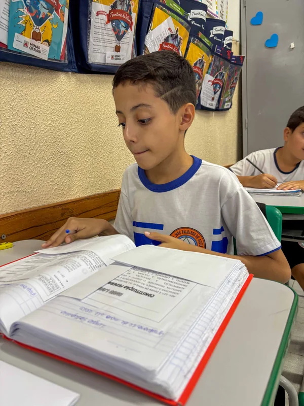 Governador vistoria escolas estaduais no Triângulo Mineiro e Alto Paranaíba, se encontra com população e visita Apae na região