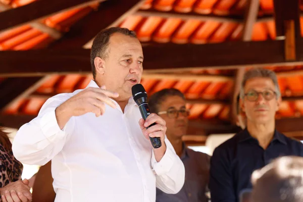 Governador vistoria escolas estaduais no Triângulo Mineiro e Alto Paranaíba, se encontra com população e visita Apae na região
