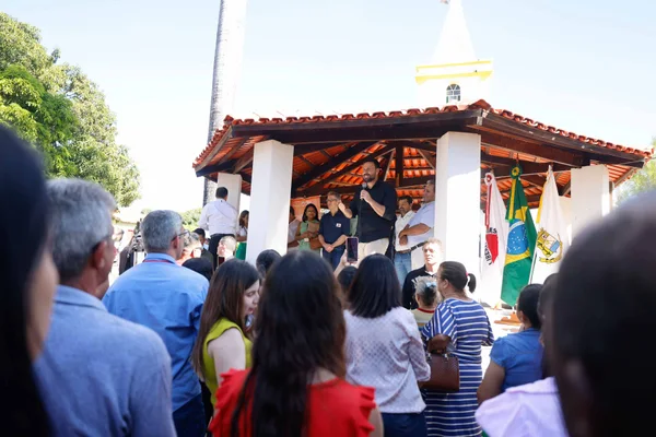 Governador vistoria escolas estaduais no Triângulo Mineiro e Alto Paranaíba, se encontra com população e visita Apae na região