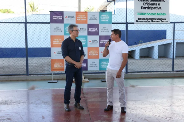 Governador vistoria escolas estaduais no Triângulo Mineiro e Alto Paranaíba, se encontra com população e visita Apae na região