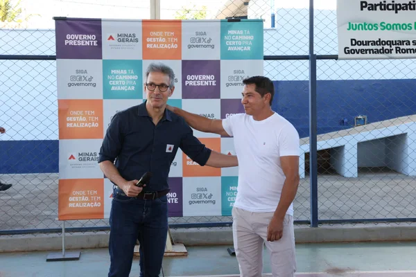 Governador vistoria escolas estaduais no Triângulo Mineiro e Alto Paranaíba, se encontra com população e visita Apae na região