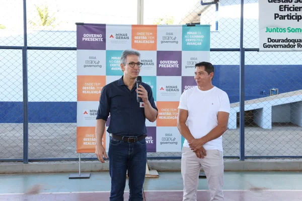 Governador vistoria escolas estaduais no Triângulo Mineiro e Alto Paranaíba, se encontra com população e visita Apae na região