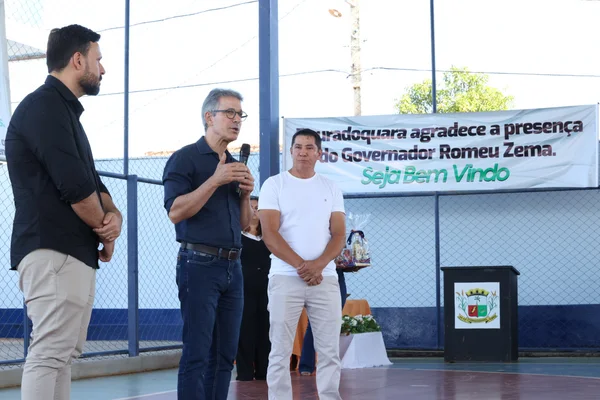 Governador vistoria escolas estaduais no Triângulo Mineiro e Alto Paranaíba, se encontra com população e visita Apae na região
