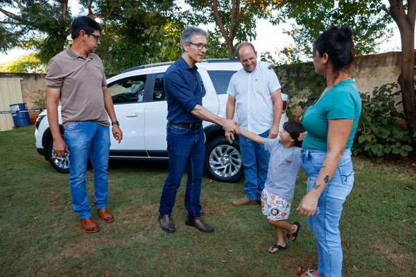 Governador vistoria escolas estaduais no Triângulo Mineiro e Alto Paranaíba, se encontra com população e visita Apae na região