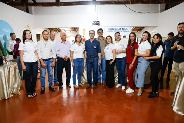 Governador vistoria escolas estaduais no Triângulo Mineiro e Alto Paranaíba, se encontra com população e visita Apae na região
