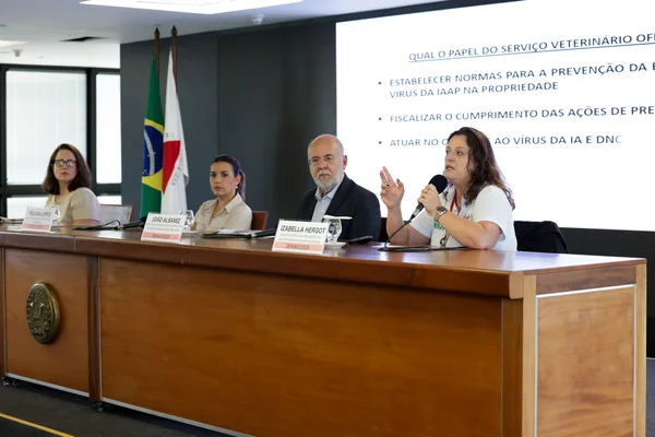 Governo de Minas reforça medidas para evitar disseminação da gripe aviária
