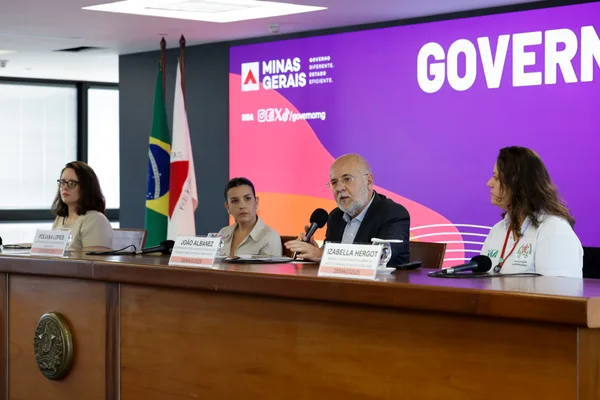 Governo de Minas reforça medidas para evitar disseminação da gripe aviária