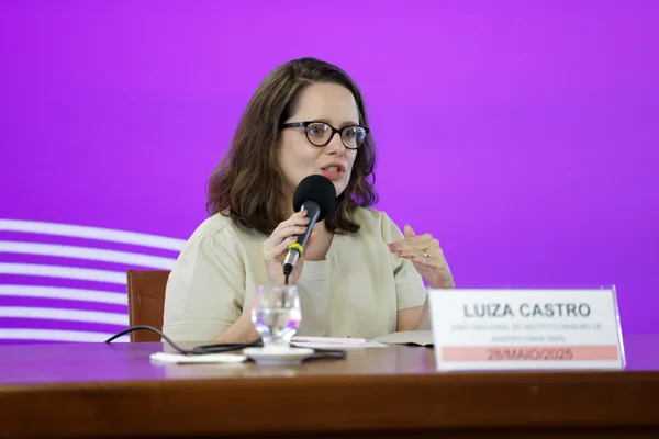 Governo de Minas reforça medidas para evitar disseminação da gripe aviária