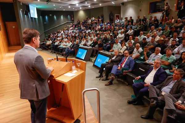 Presidente da Faemg, Antônio de Salvo