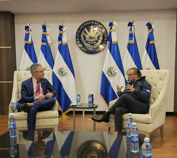 Governo de Minas se torna a primeira delegação brasileira recebida pelo atual Poder Executivo de El Salvador