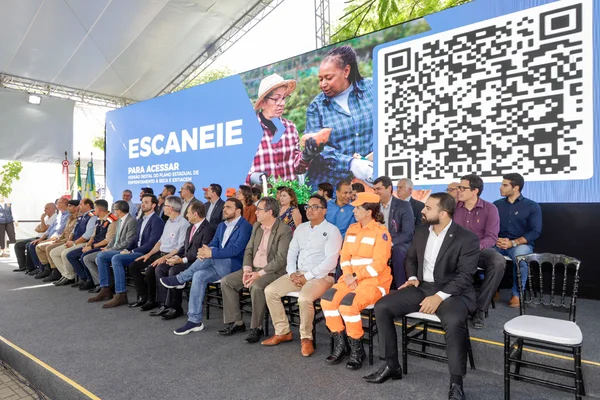 Governo de Minas lança programa Encontro das Águas e leva desenvolvimento à população do semiárido