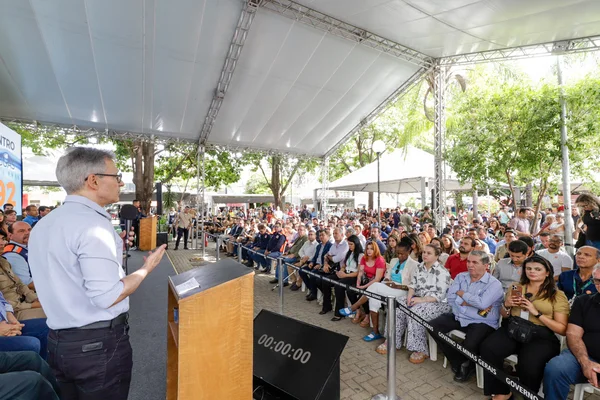 Governo de Minas lança programa Encontro das Águas e leva desenvolvimento à população do semiárido