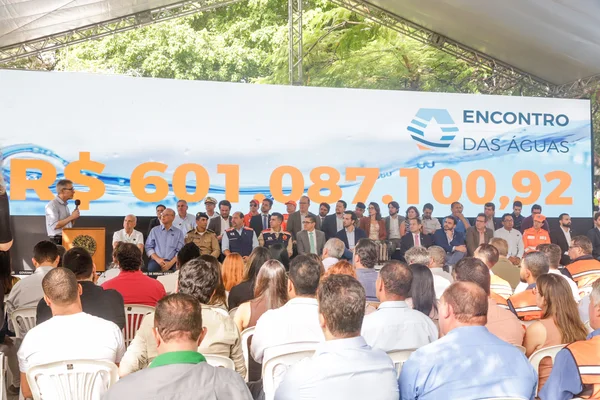 Governo de Minas lança programa Encontro das Águas e leva desenvolvimento à população do semiárido