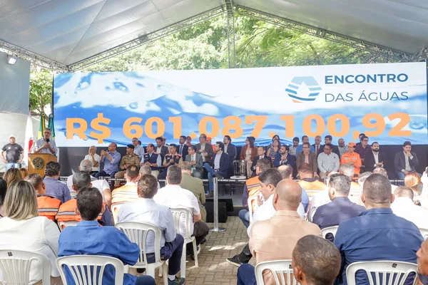 Governo de Minas lança programa Encontro das Águas e leva desenvolvimento à população do semiárido