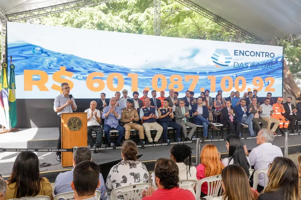 Governo de Minas lança programa Encontro das Águas e leva desenvolvimento à população do semiárido
