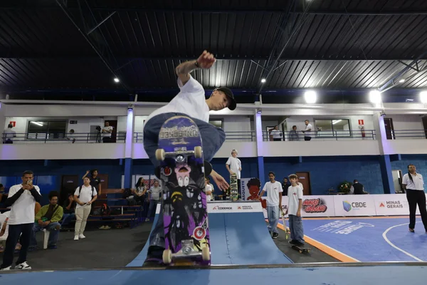 Governo de Minas lança programa de fomento ao skate, basquete e outros esportes urbanos