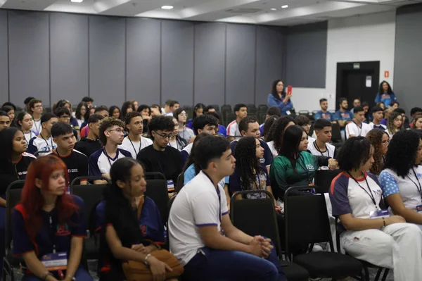 De Minas para o mundo: jovens da rede estadual se preparam para intercâmbio internacional promovido pelo Governo do Estado