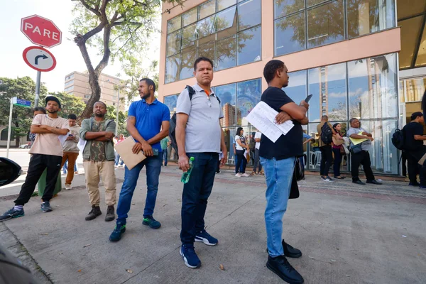 Feirão de Empregos do Governo de Minas oferece 8 mil vagas a trabalhadores em busca de oportunidades