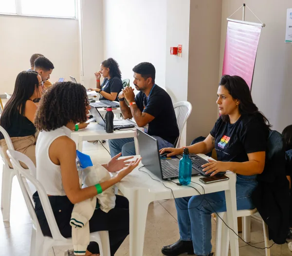 Feirão de Empregos do Governo de Minas oferece 8 mil vagas a trabalhadores em busca de oportunidades