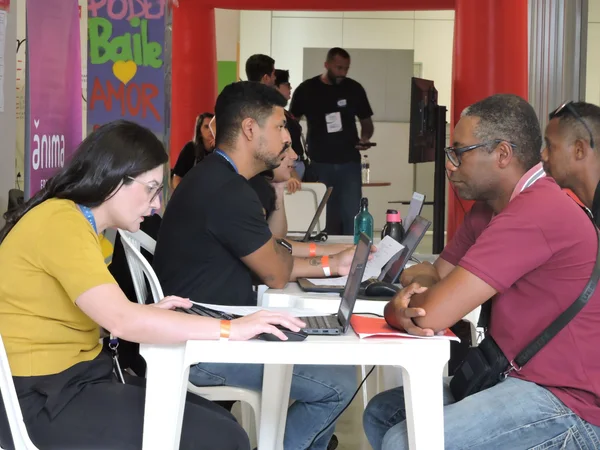 Feirão de Empregos do Governo de Minas oferece 8 mil vagas a trabalhadores em busca de oportunidades