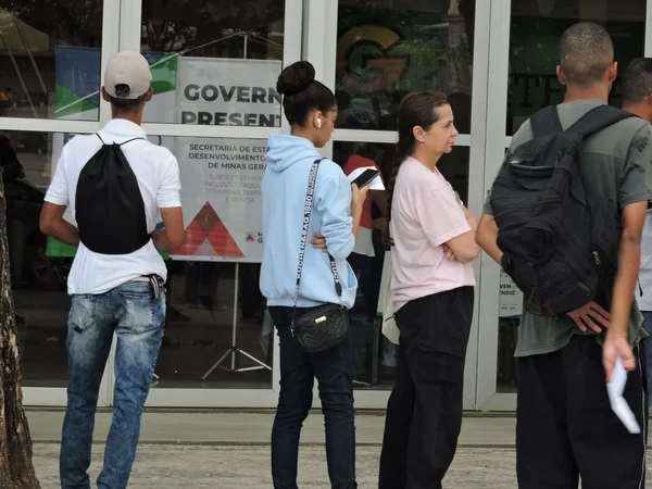 Feirão de Empregos do Governo de Minas oferece 8 mil vagas a trabalhadores em busca de oportunidades