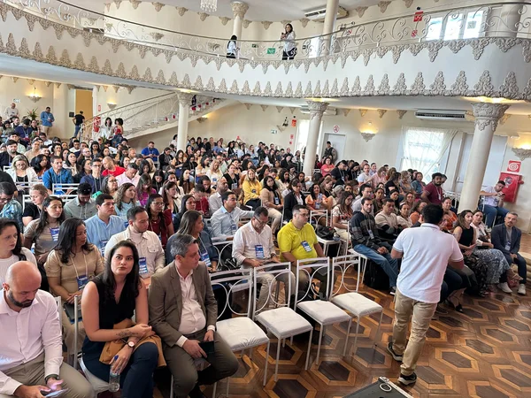 Formação para professores na plataforma Enem MG, em Teófilo Otoni.