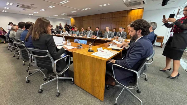 Em Brasília, governador de Minas lidera discussões com chefes dos poderes e deputados para derrubadas de vetos do Propag