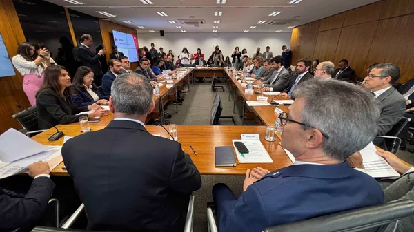 Em Brasília, governador de Minas lidera discussões com chefes dos poderes e deputados para derrubadas de vetos do Propag