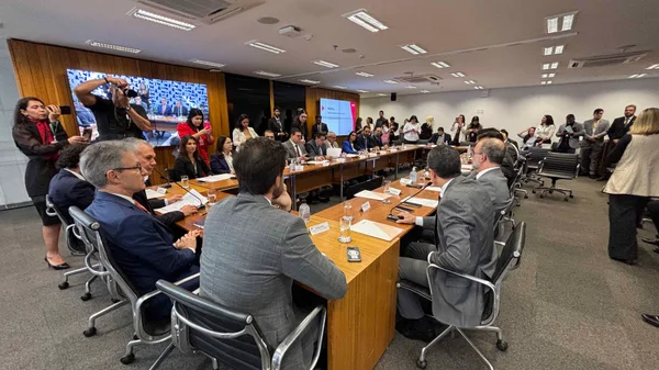Em Brasília, governador de Minas lidera discussões com chefes dos poderes e deputados para derrubadas de vetos do Propag