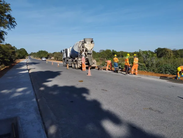 Pavimentação das rodovias que ligam Pintópolis a Urucuia