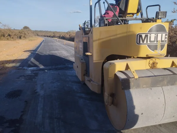 Pavimentação das rodovias que ligam Pintópolis a Urucuia