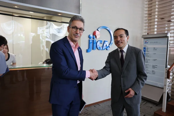 Governo de Minas e Jica fortalecem parceria em recuperação agrícola e defesa civil durante visita técnica à sede de agência no Japão