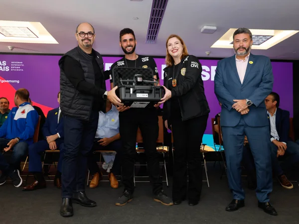 Governo de Minas entrega viaturas, armas e drones para a Polícia Civil