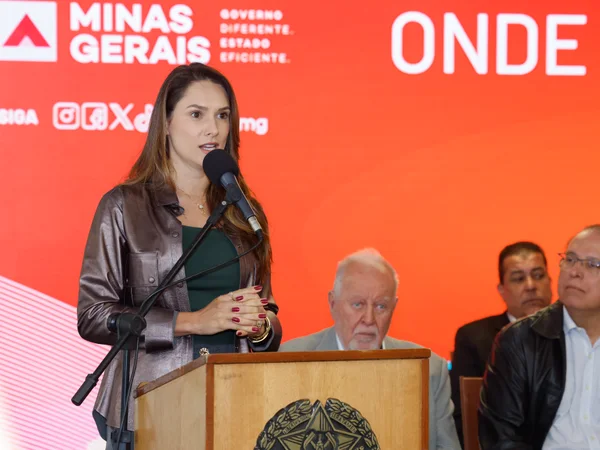 Governo de Minas assina decreto histórico que regulamenta uso da água no campo e avança na irrigação sustentável