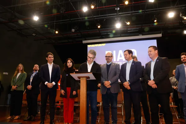Governo de Minas realiza encontro para promover o desenvolvimento econômico dos municípios 