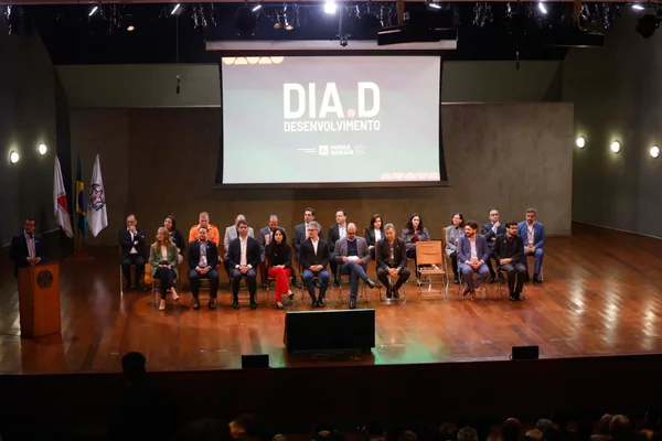 Governo de Minas realiza encontro para promover o desenvolvimento econômico dos municípios 