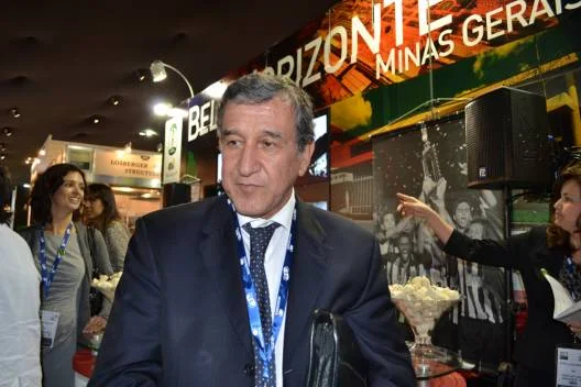 Técnico Carlos Alberto Parreira esteve no espaço de Minas Gerais