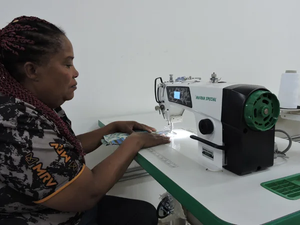Governo de Minas impulsiona geração de renda e inclusão com projeto de moda sustentável