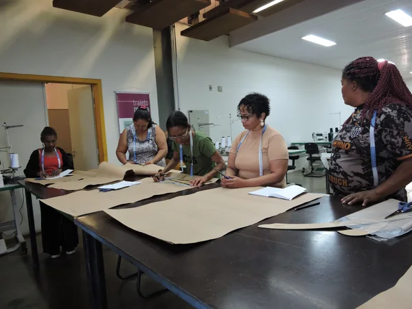 Governo de Minas impulsiona geração de renda e inclusão com projeto de moda sustentável