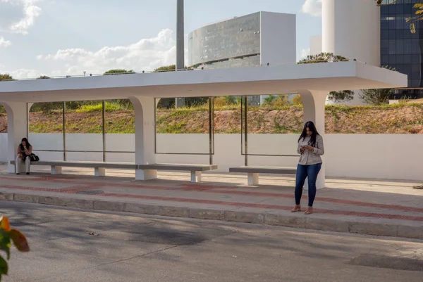 Governo de Minas inaugura dois novos abrigos para embarque e desembarque de ônibus na Cidade Administrativa