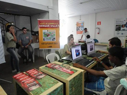 SES distribuiu cartilhas contra a Dengue e divulgou o jogo Dengue Ville